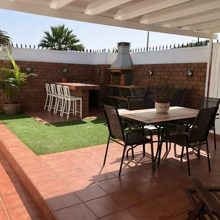 Casa Miro, Private Terrace, Bbq, Wifi And Air-con Holiday home *